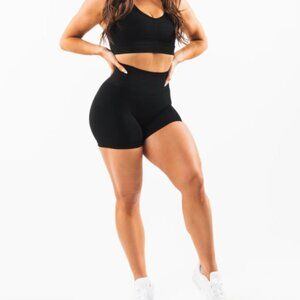 Amplify Short 4.5" - Black like new, no flaws size small